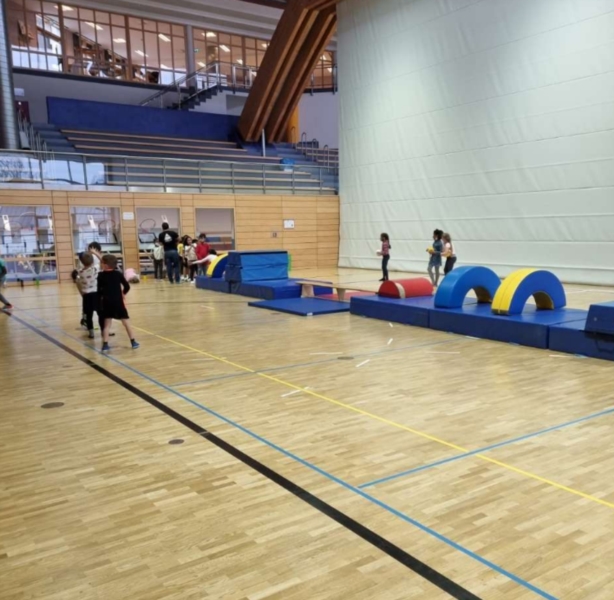 Image 2 : Crèche et foyer de jour pour enfant à Wiltz : Kannerhaus Wooltz Asbl - Ecole fondamentale et maison relais Geenzepark