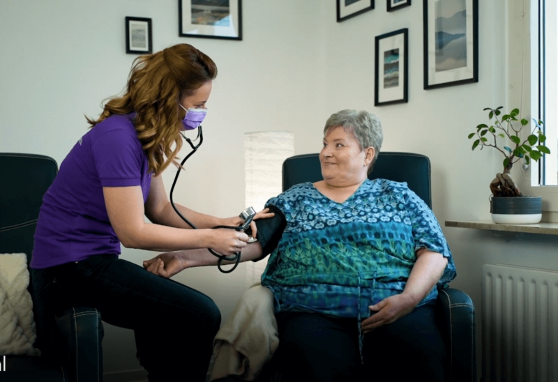 Image 4 : Infirmière et garde-malade privée à Windhof : Alive Soins et Aides à Domicile