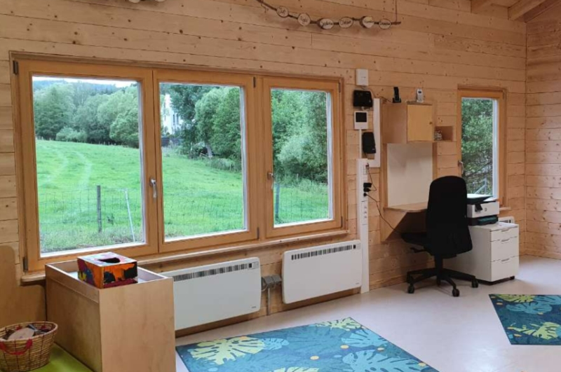 Image 7 : Crèche et foyer de jour pour enfant à Erpeldange-sur-Sûre : Kannerhaus Wooltz Asbl - Mini-Crèche Bëschmais Erpeldange